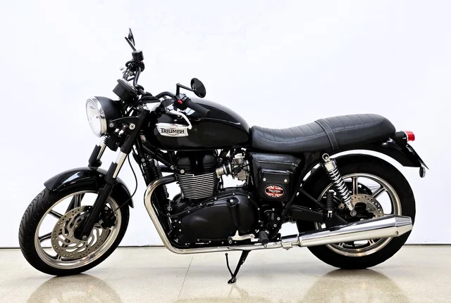 TRIUMPH BONNEVILLE 900 T100 - Imagen 6